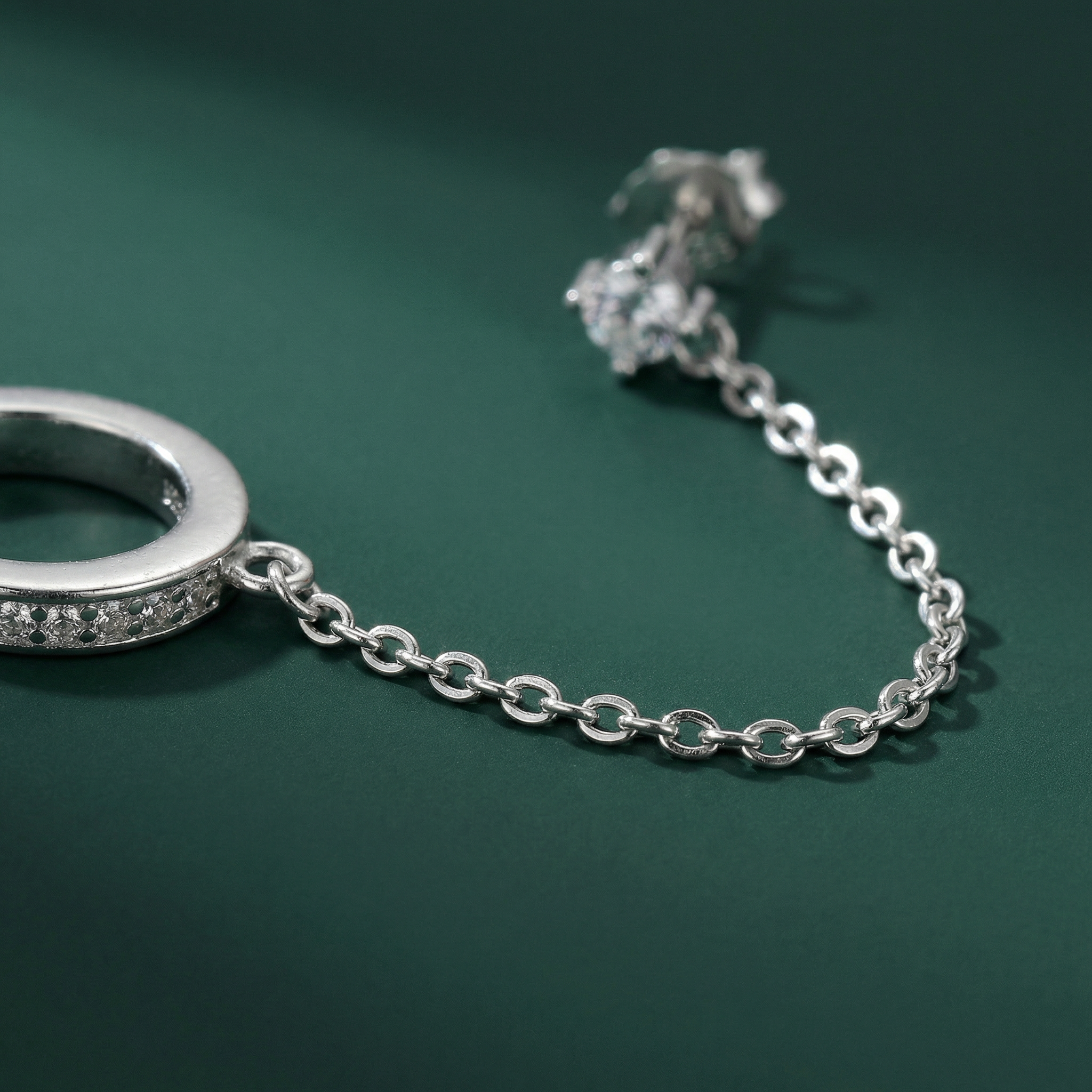 Éloise — Chain Ear Cuff Earring